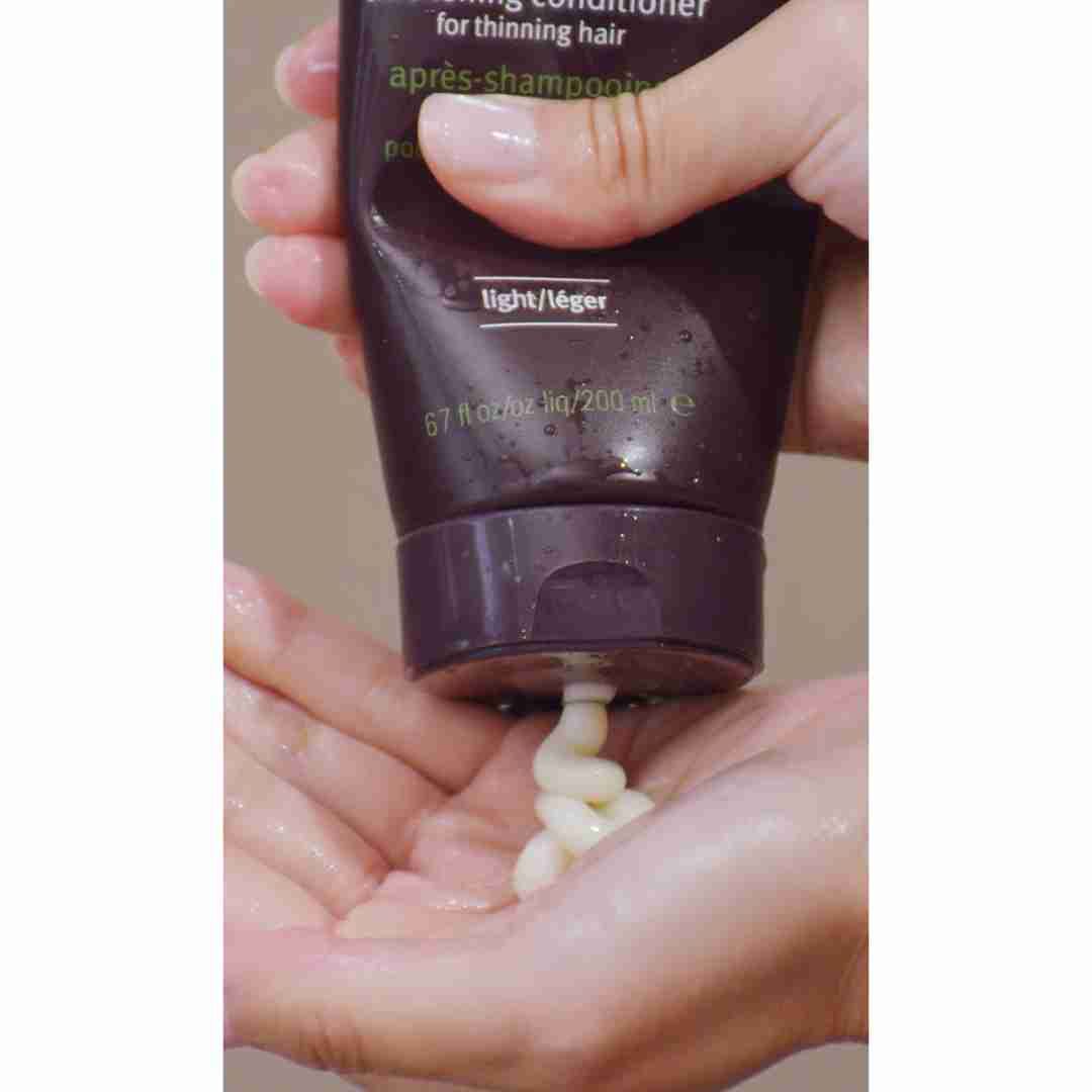 Invati Ultra Advanced™ Thickening Conditioner Light10 | Charm and Champagne Invati Ultra Advanced™ Thickening Conditioner Light10| Charm and Champagne